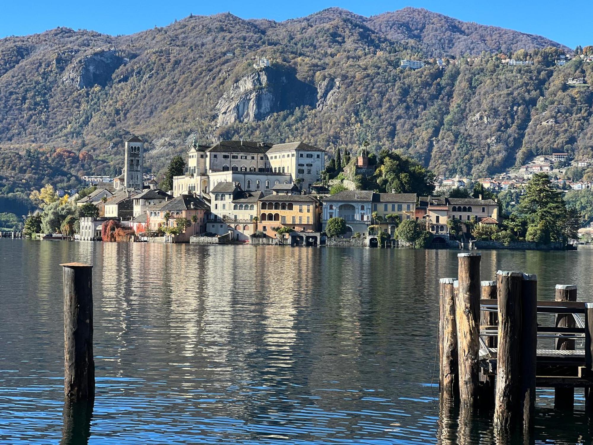 Residenza San Rocco "Suite Sul Lago" Орта-Сан-Джулио Экстерьер фото